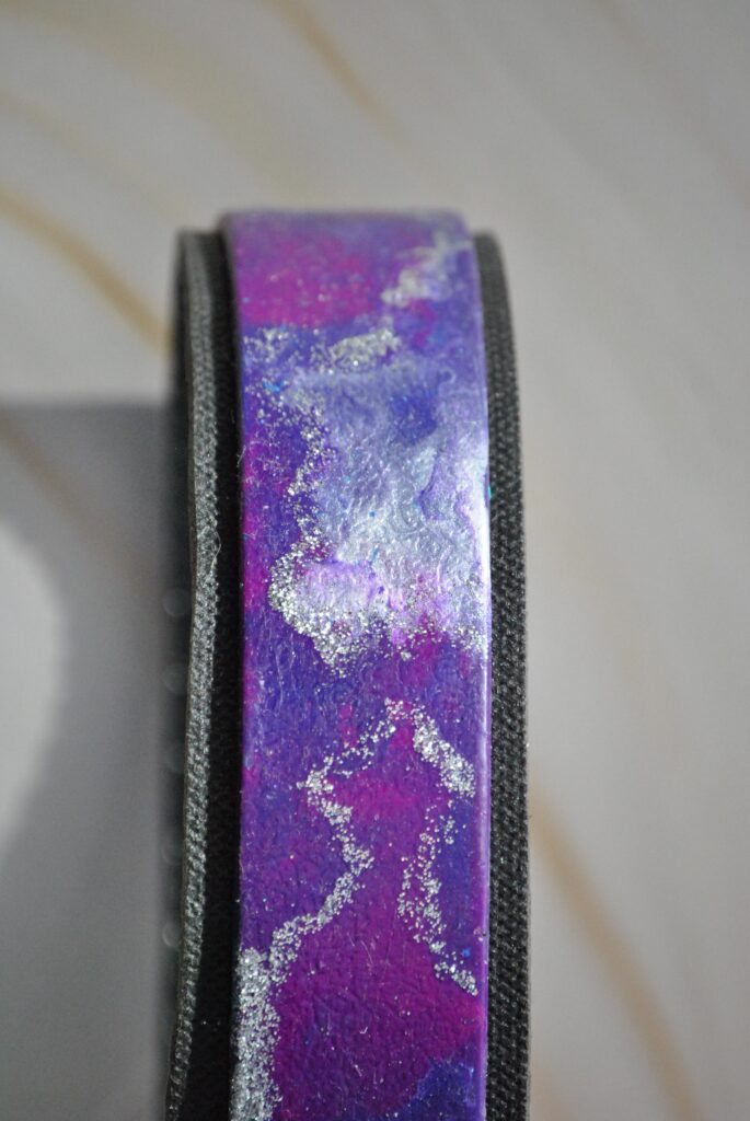 Handgeschilderde biothane halsband met padding maat M/L