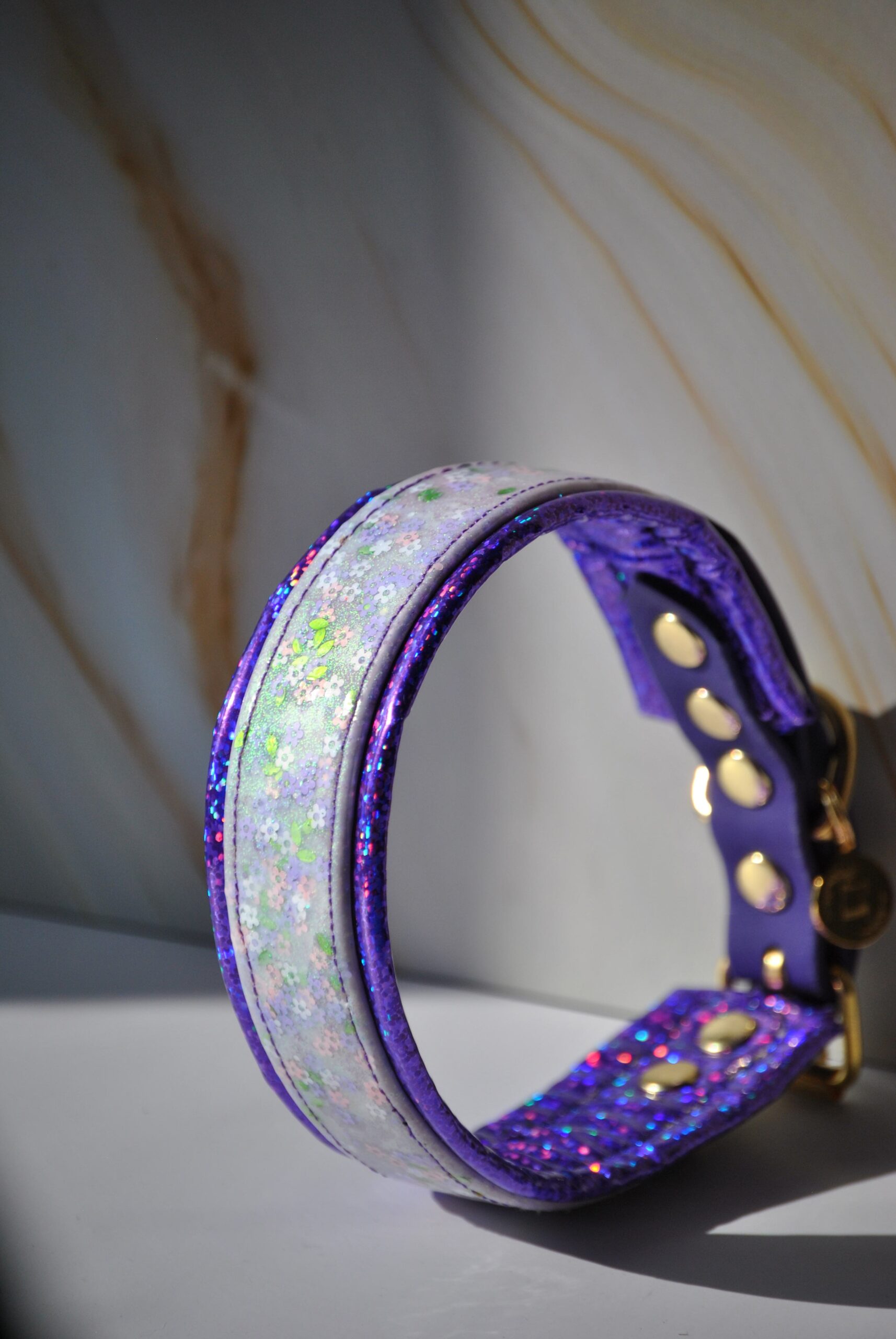 Glitter biothane halsband met holografisch imitatieleer - Afbeelding 6
